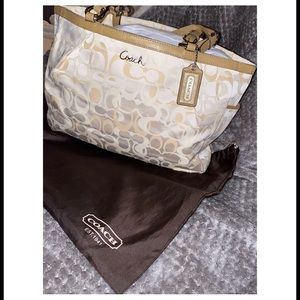 Coach bag .